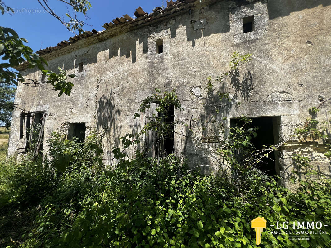 Maison à SAINT-BONNET-SUR-GIRONDE