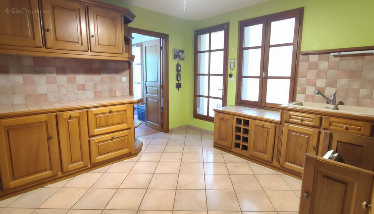 Belle maison familiale avec terrain attenant dans Nord Cantal - photo 6