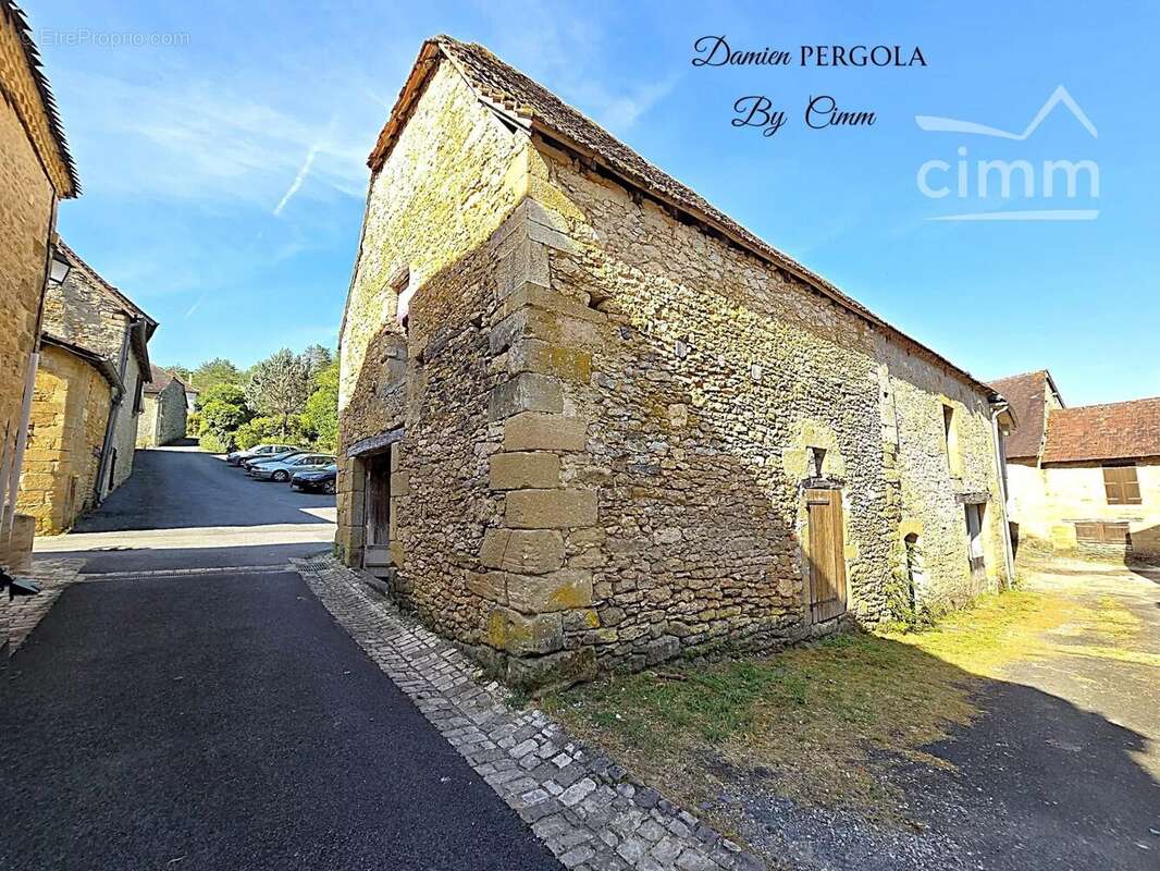 Grange en pierre à rénover aux portes de Montignac-Lascaux - photo 2
