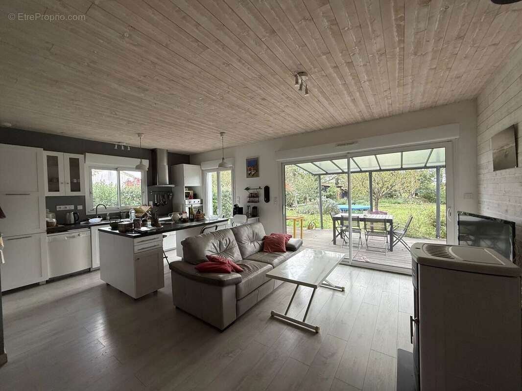 Maison à SAINT-CIERS-SUR-GIRONDE