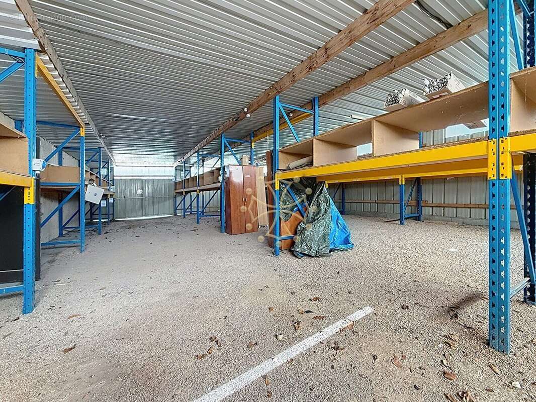 Commerce à LAUNAGUET