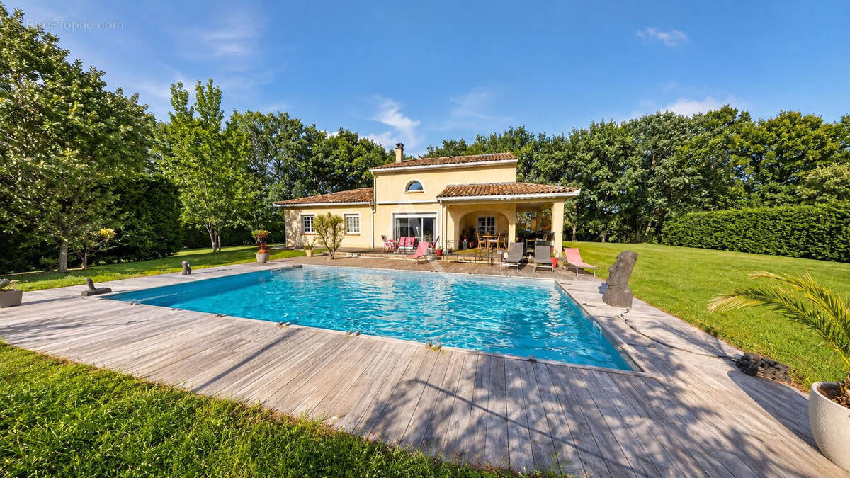 Maison à PUJAUDRAN
