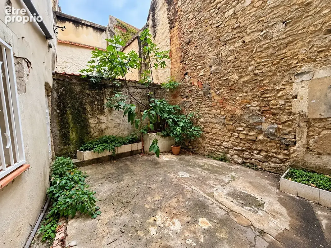 Maison de ville avec garage et cour intérieure à Pont Saint Esprit - photo 10