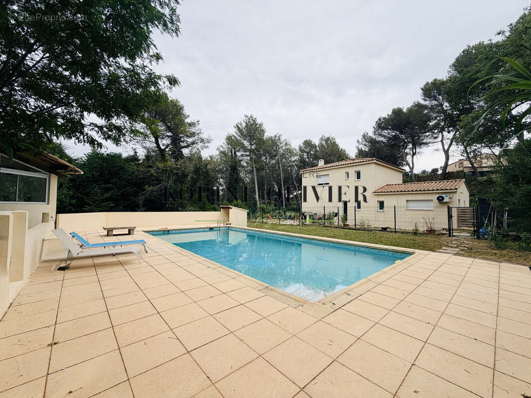 Maison à GREASQUE