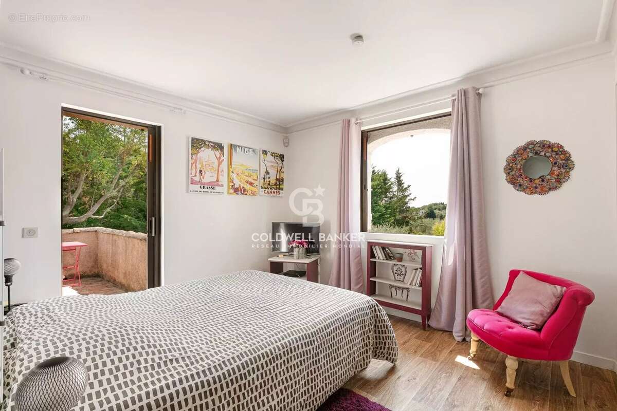 Maison à MOUGINS