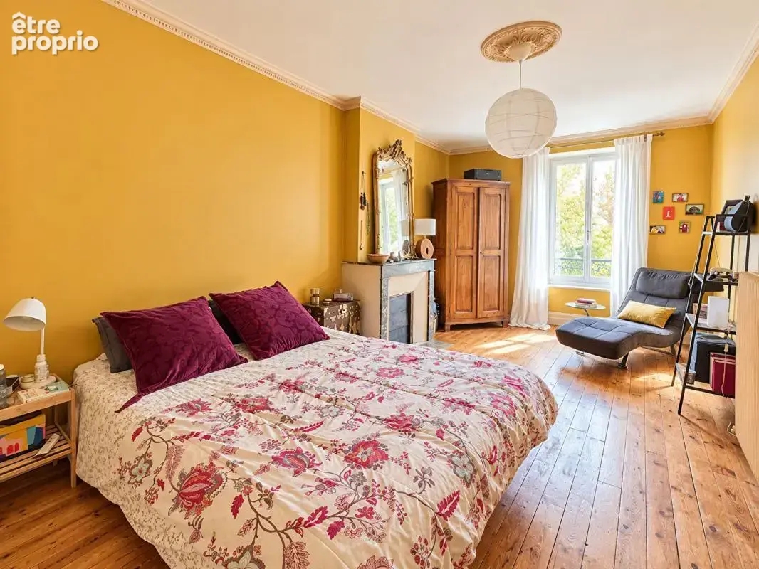 Maison de maître avec piscine et terrain arboré de 1 600 m² - photo 14