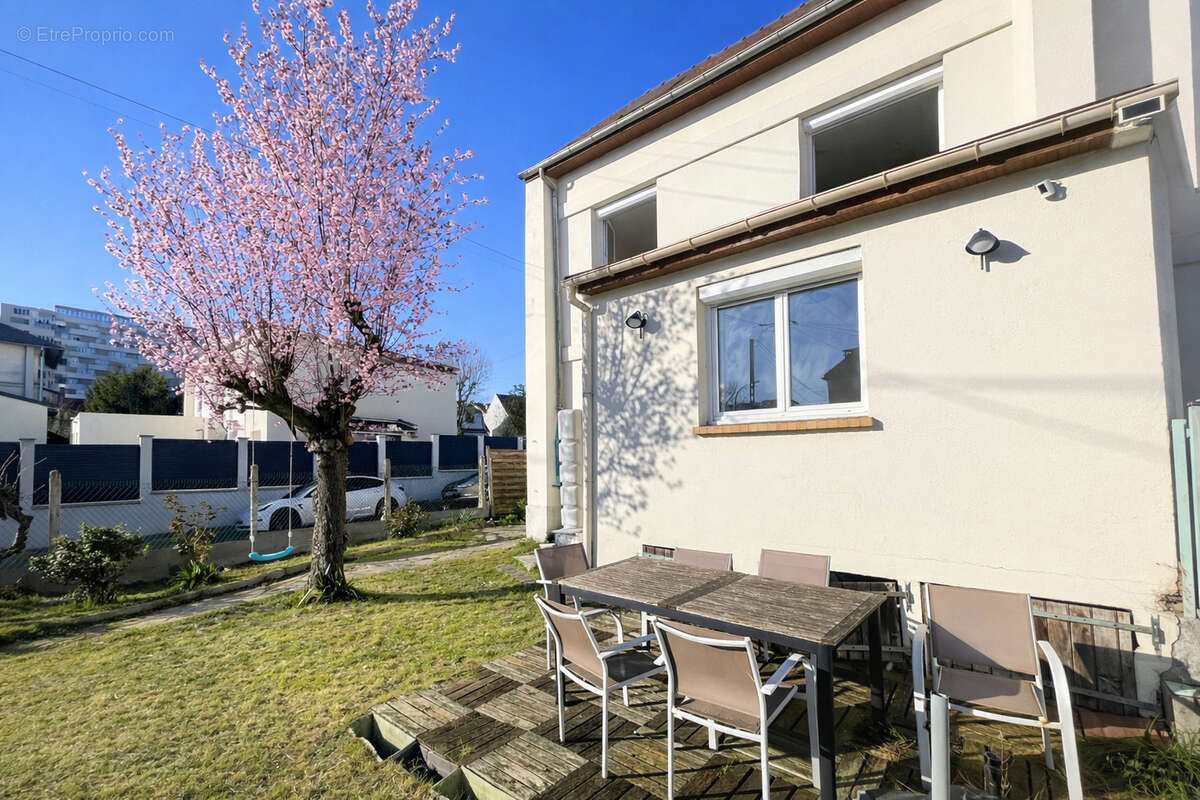 Maison à NEUILLY-PLAISANCE