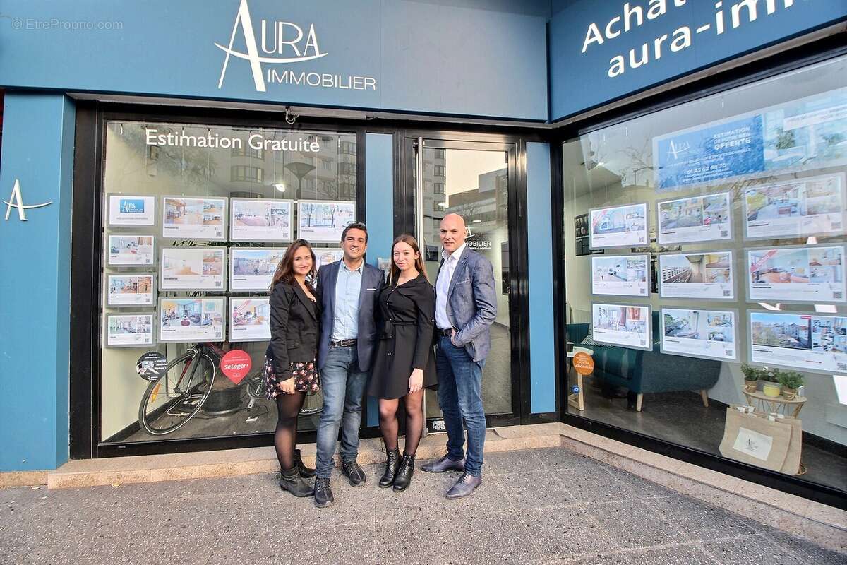 photo agence aura immobilier - Copie - Copie - Appartement à LES LILAS