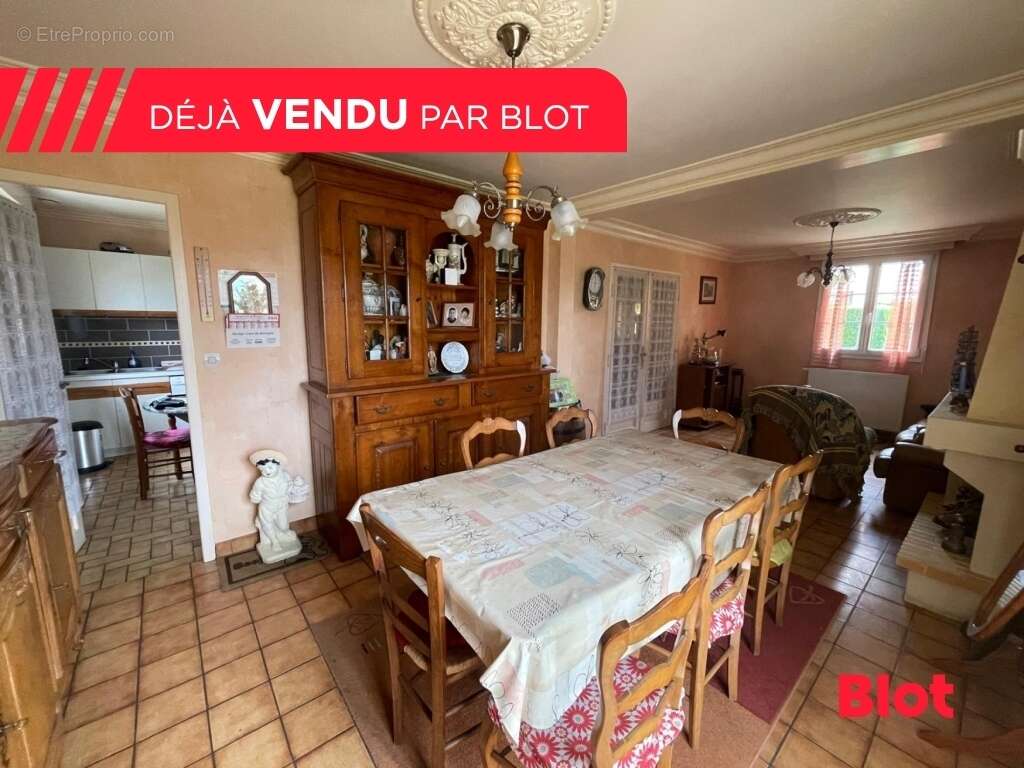 Maison à ARGENTRE-DU-PLESSIS