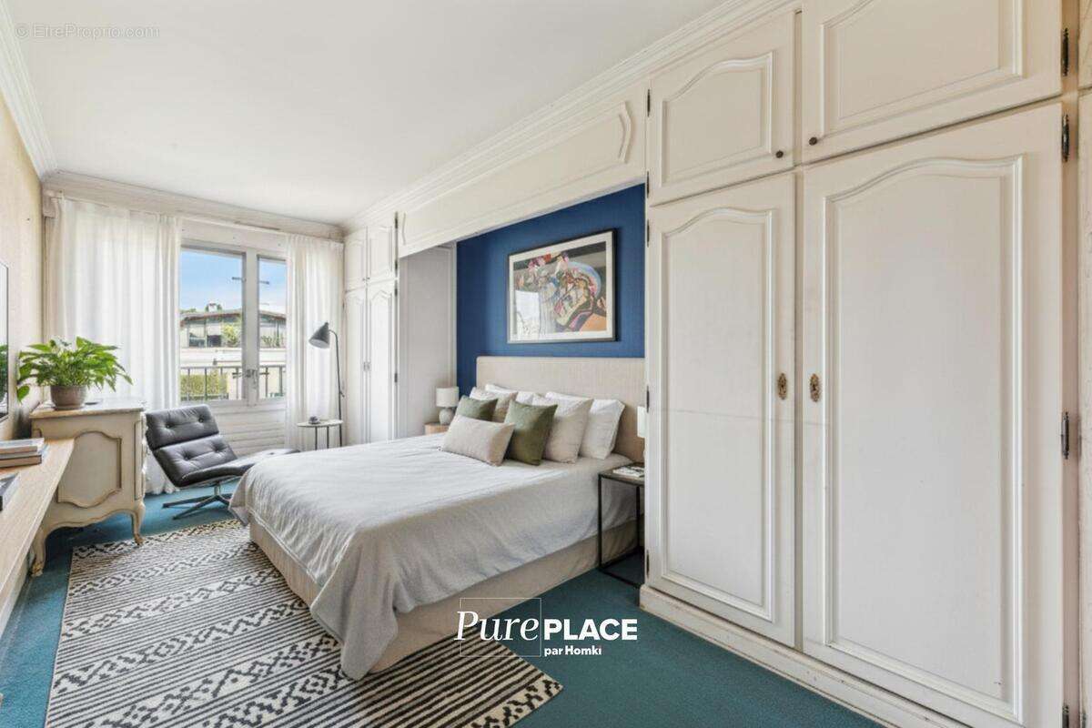 Appartement à NEUILLY-SUR-SEINE