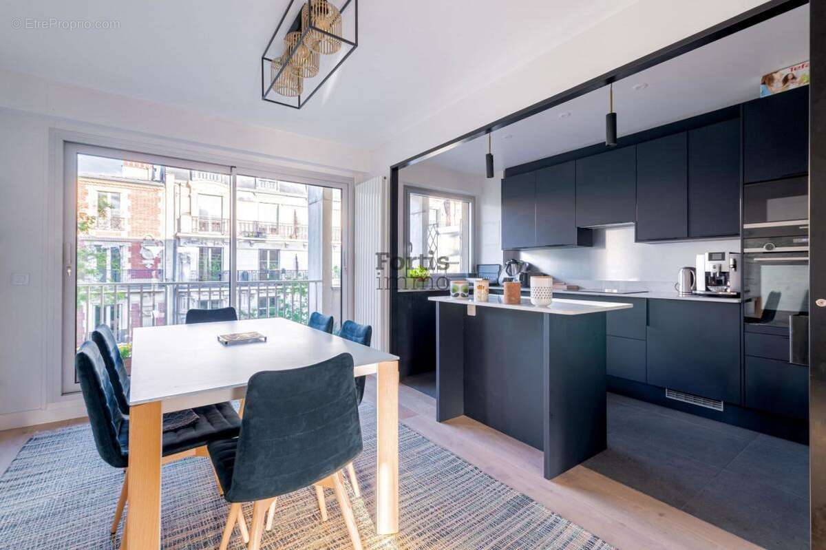 Appartement à PARIS-18E