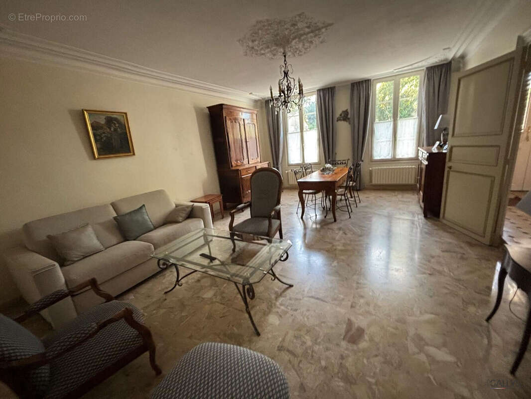 Maison 210 m² à Nancras  - photo 4