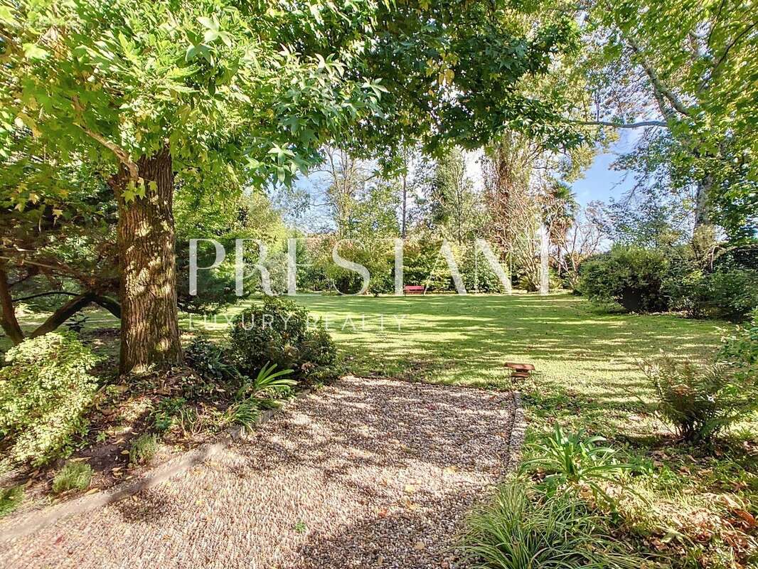 Maison à SAINT-LAURENT-DE-GOSSE