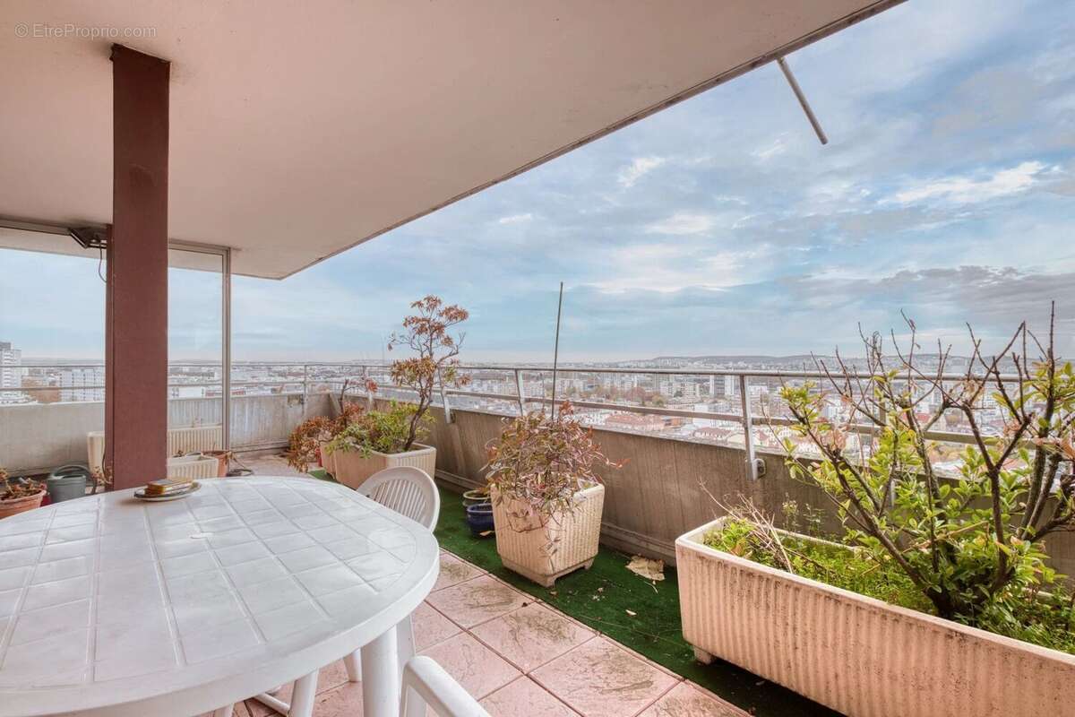 Appartement à COLOMBES