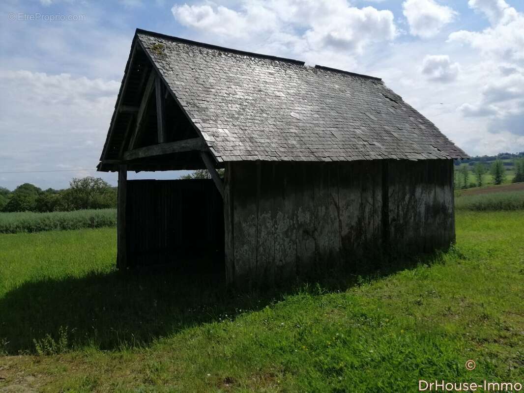 Maison à SAINT-GEORGES-BUTTAVENT
