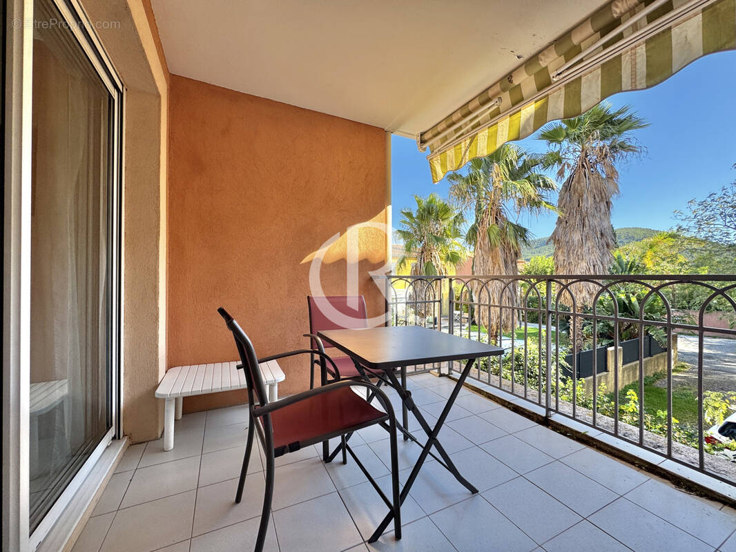 Appartement à CARQUEIRANNE