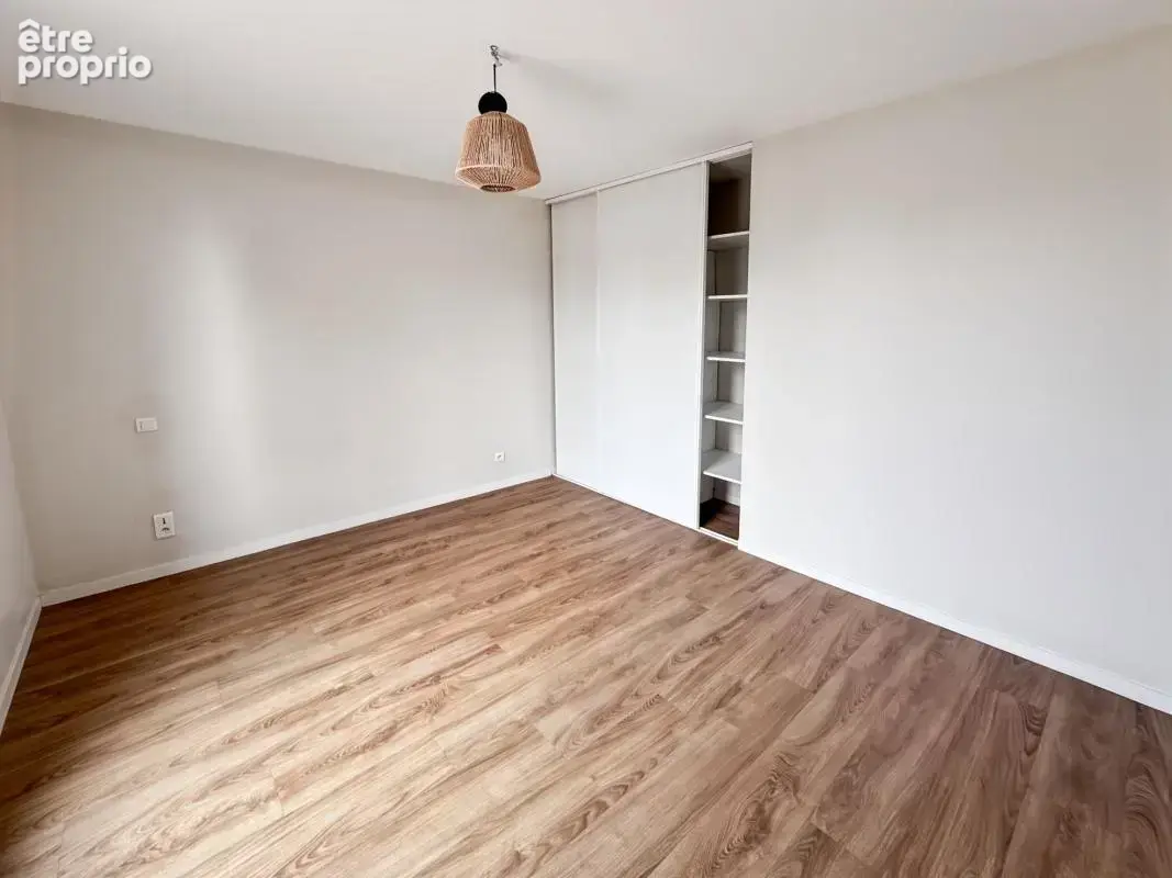 Clos chassaing /magnifique maison de ville / 5 chambres/ 3 sdb / jardin plat + terrasses/ garage et grand stationnement - photo 21