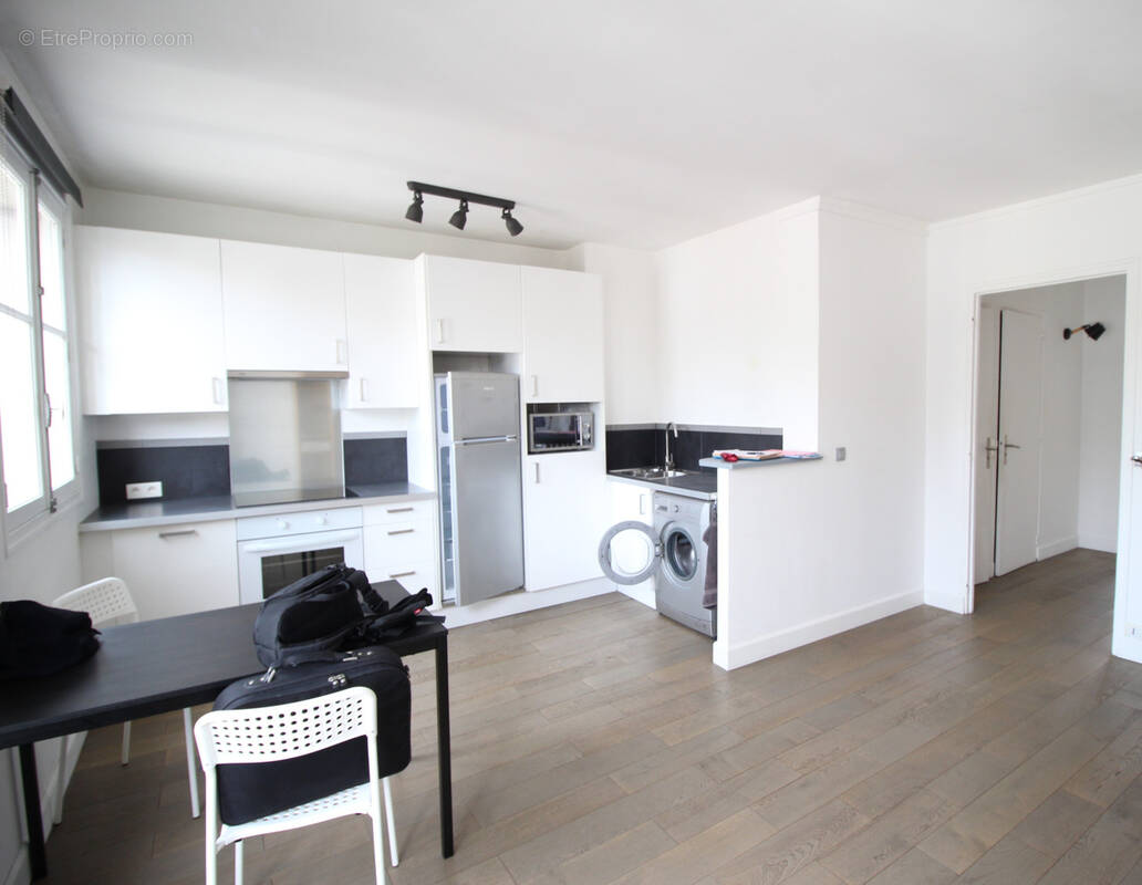 Appartement à PARIS-20E