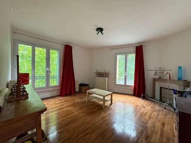 Maison à OLLAINVILLE