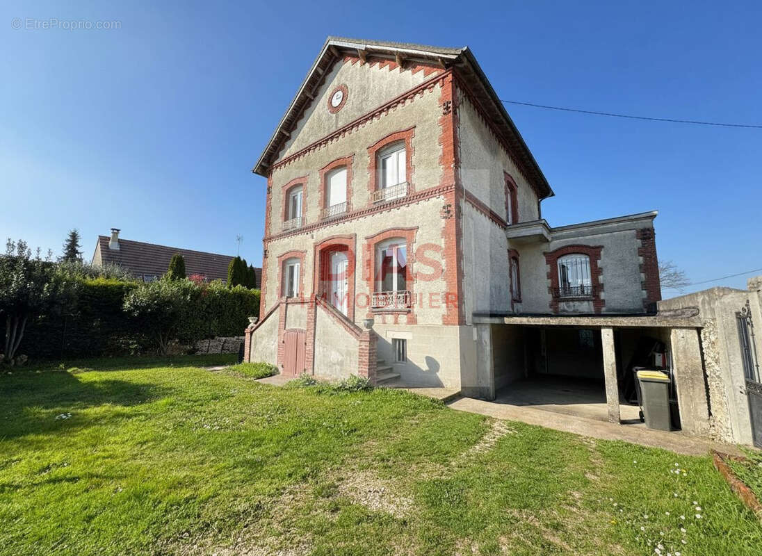 Maison à PONTAULT-COMBAULT