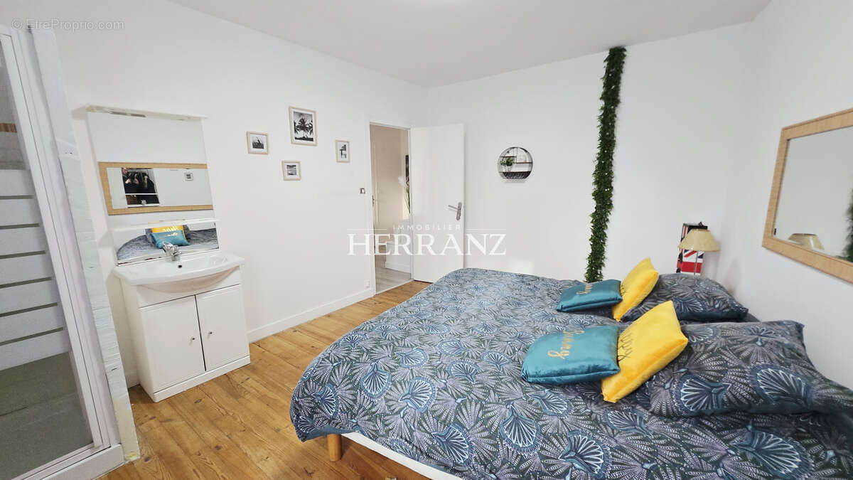 Appartement à MONTGUYON