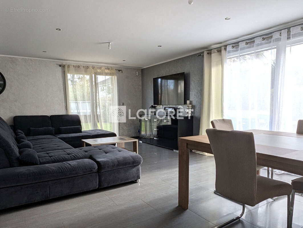 Maison à MONTFERRAND-LE-CHATEAU