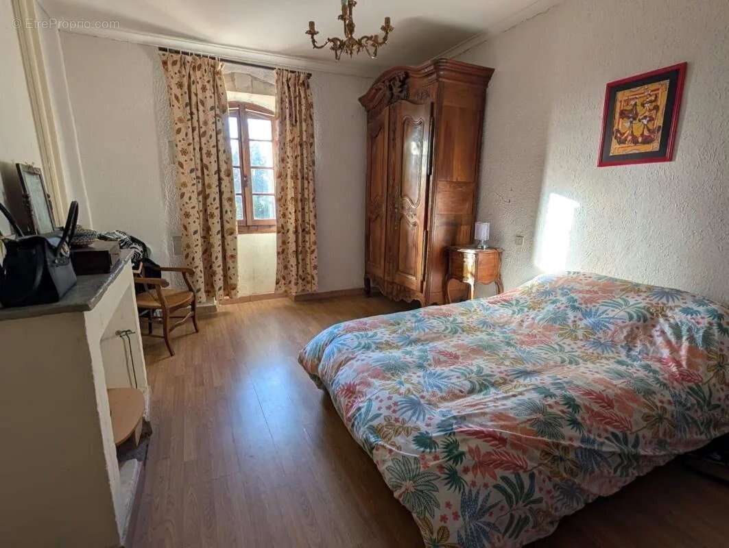 Maison à MEYNES