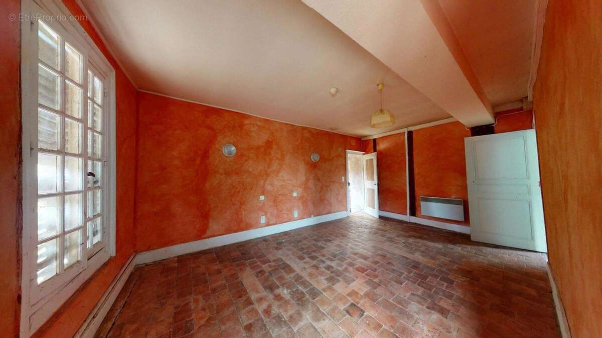 Local commercial - 7 chambres - photo 16