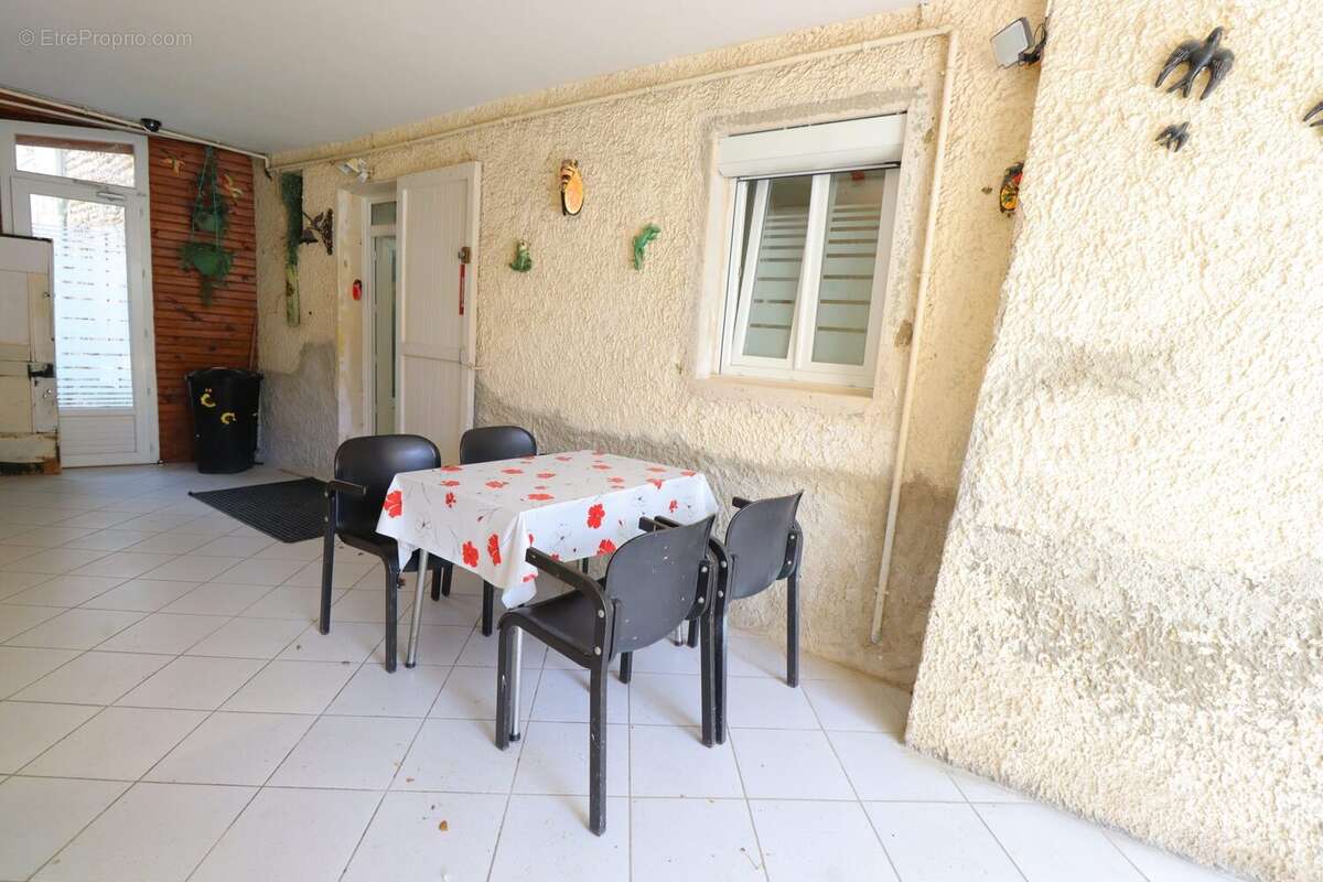 Maison 155 m² à Viriville  - photo 2