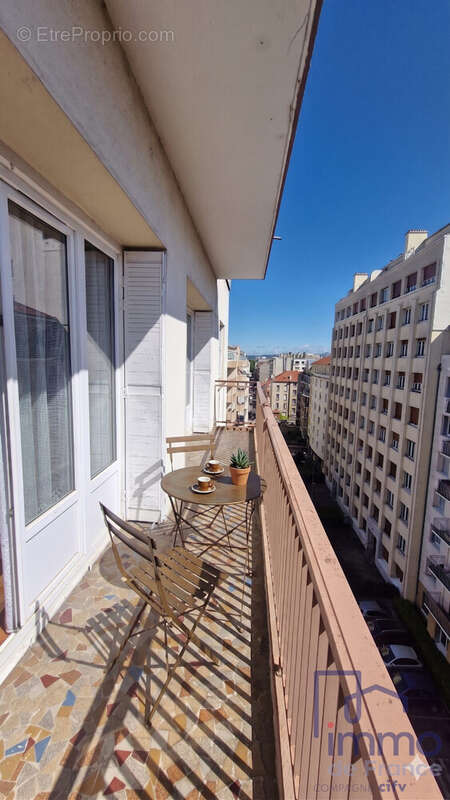 TABLE SUR BALCON IA - Appartement à SAINT-ETIENNE