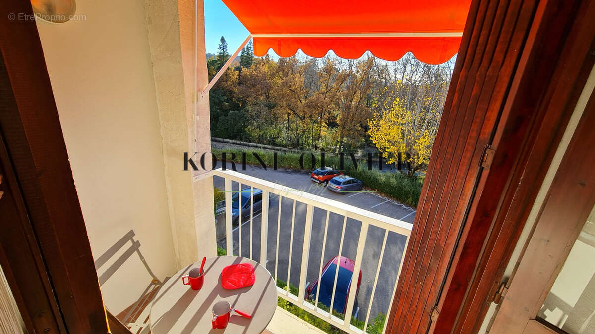 Appartement à GREOUX-LES-BAINS