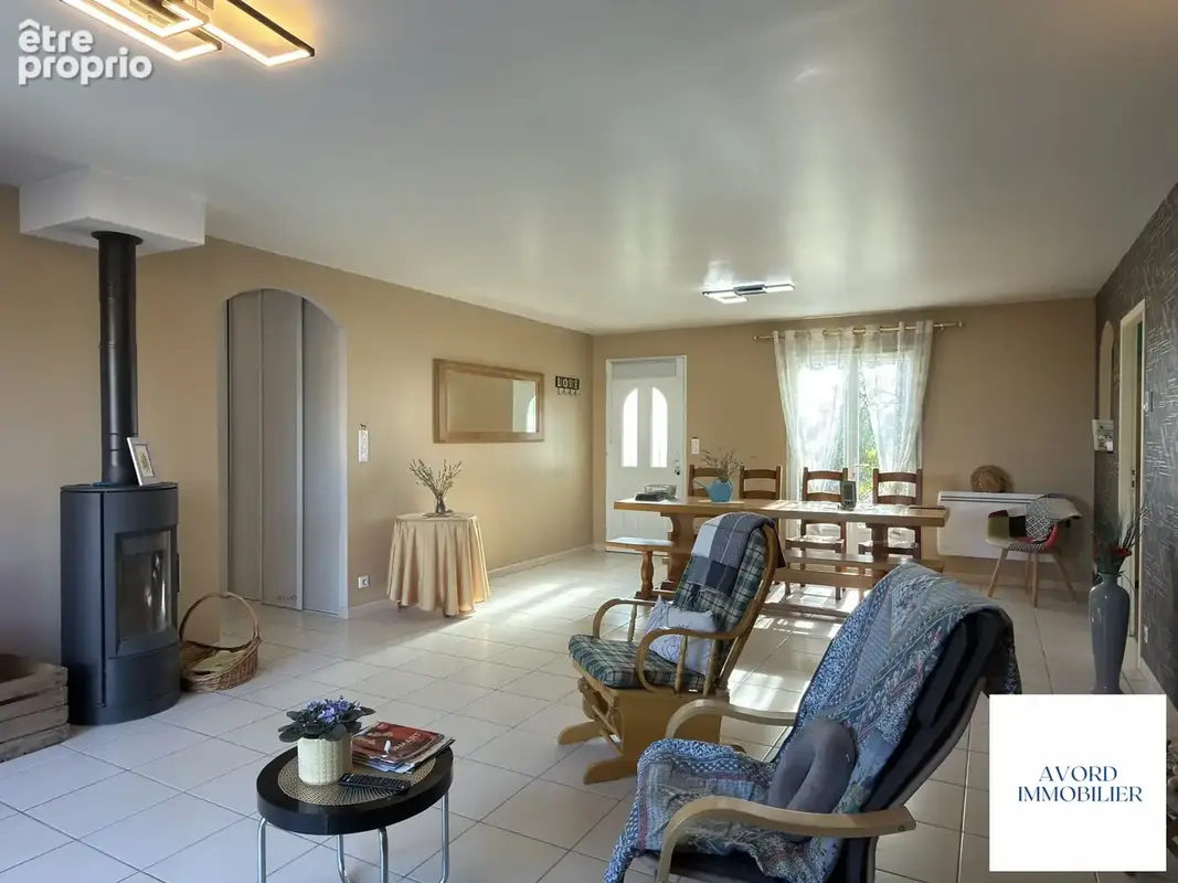 Maison 6 pièces 146 m² à vendre à Farges-En-Septaine (18800) - photo 4