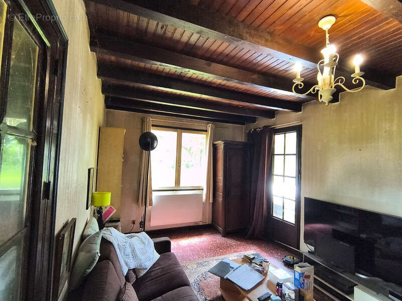 Dpt Haute Garonne (31), à vendre VILLENEUVE LECUSSAN maison à rénover T5 de 107m² habitables + abris voitures sur 730m² de terra - photo 19