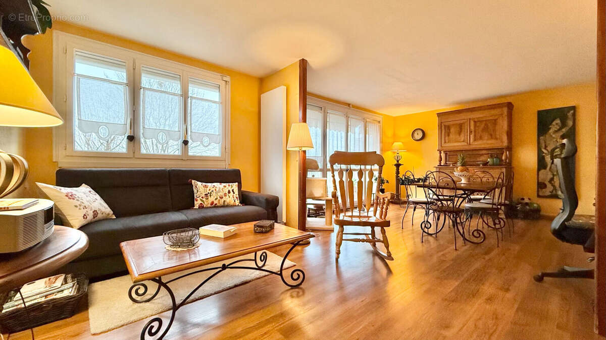 Appartement à CORBEIL-ESSONNES