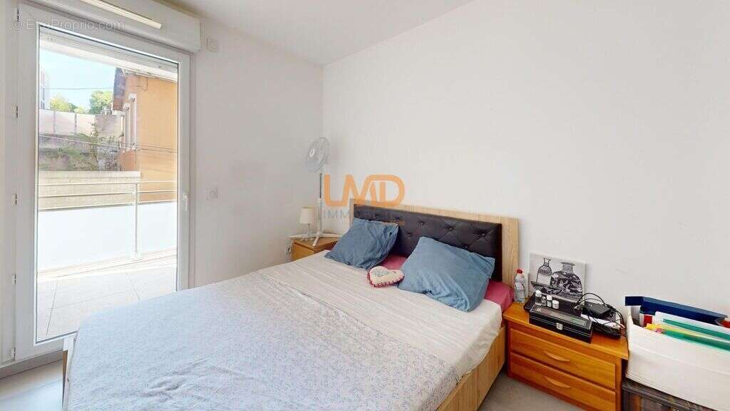 Appartement à MARSEILLE-4E