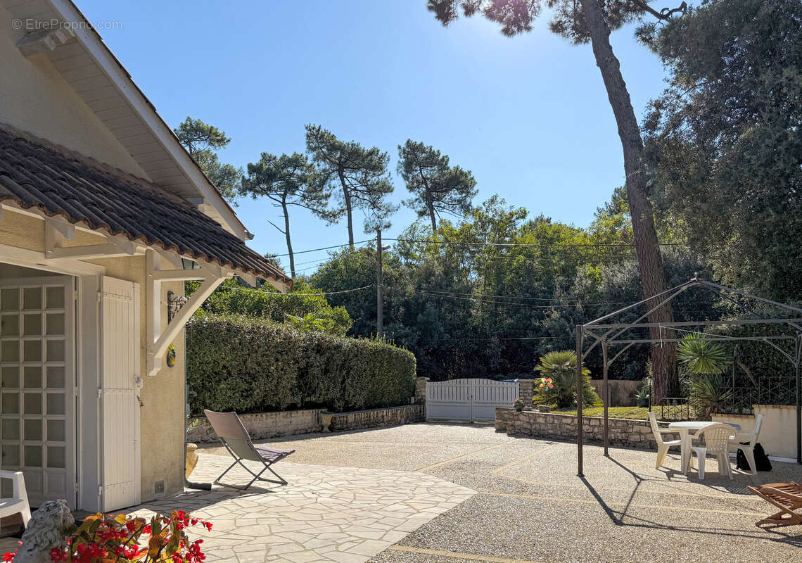 Maison à MESCHERS-SUR-GIRONDE