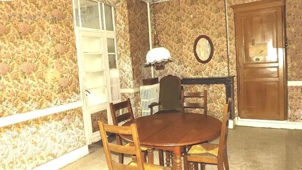 Maison à AVESNES-SUR-HELPE