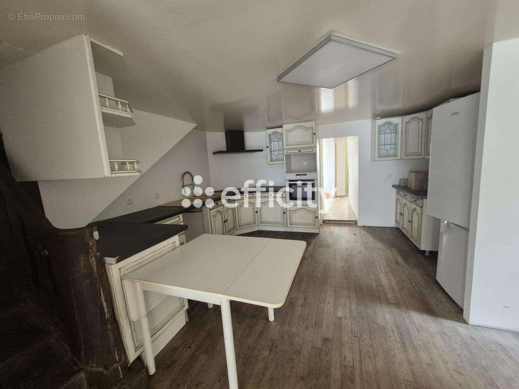 Maison à ORADOUR-SUR-VAYRES