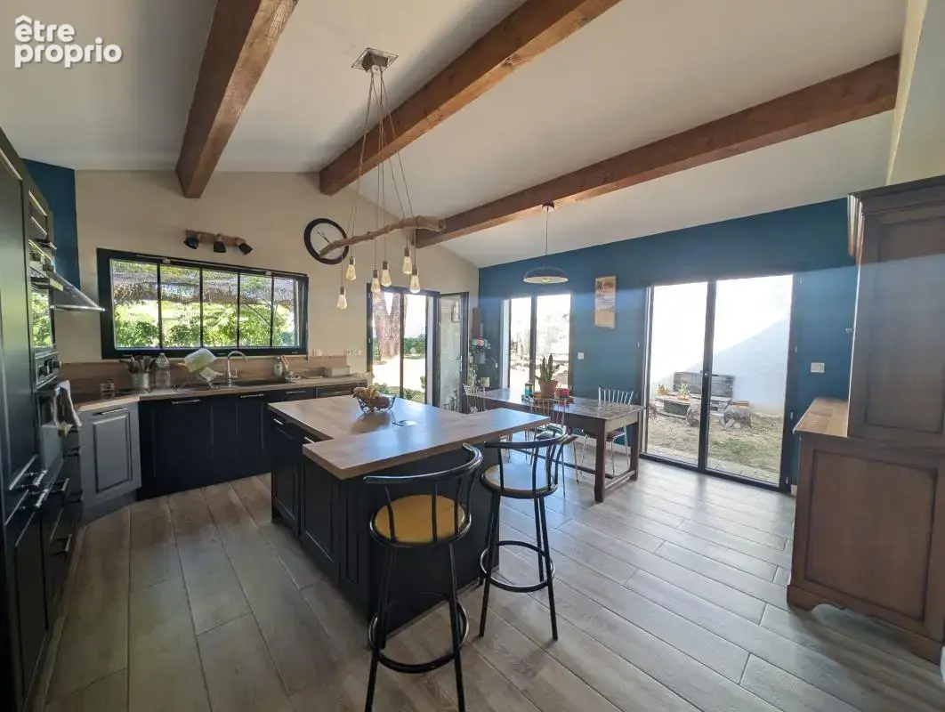 Lézignan-la-Cèbe : belle maison de plain-pied rénovée, au calme d'une impasse - photo 2