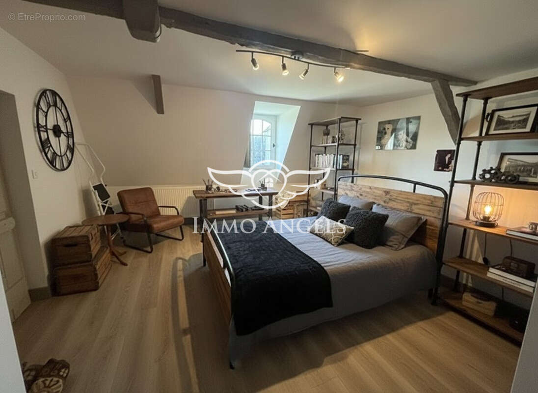 Maison à HUILLE