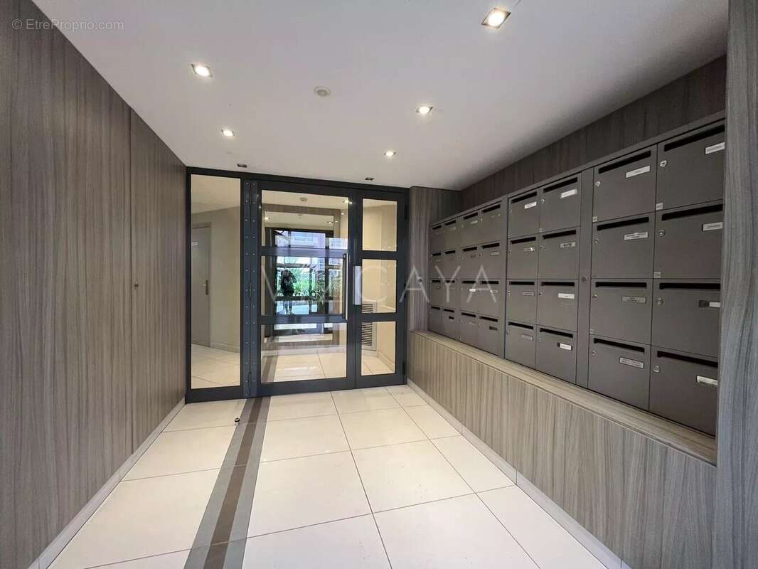 Appartement moderne de 3 pièces au centre d’Antibes - photo 14