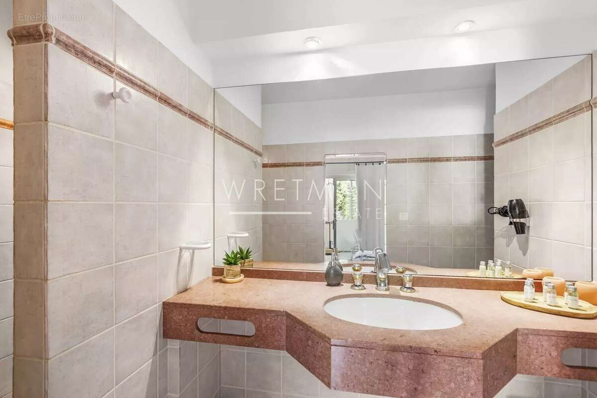 Maison à LES ISSAMBRES