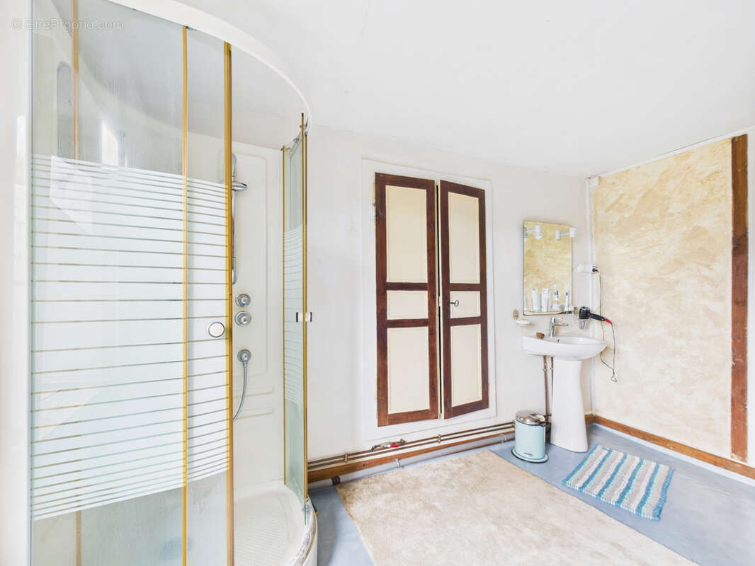 Maison à MARSAC-EN-LIVRADOIS