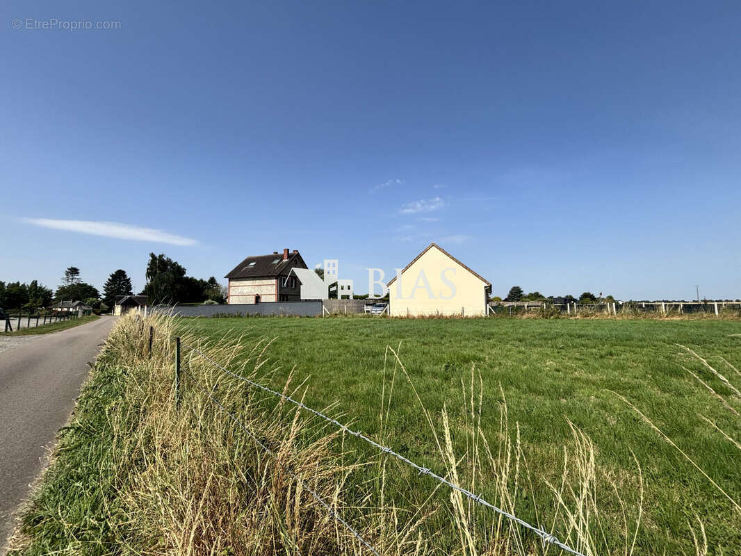 Terrain 1551 m² à Amfreville-La-Campagne  - photo 3