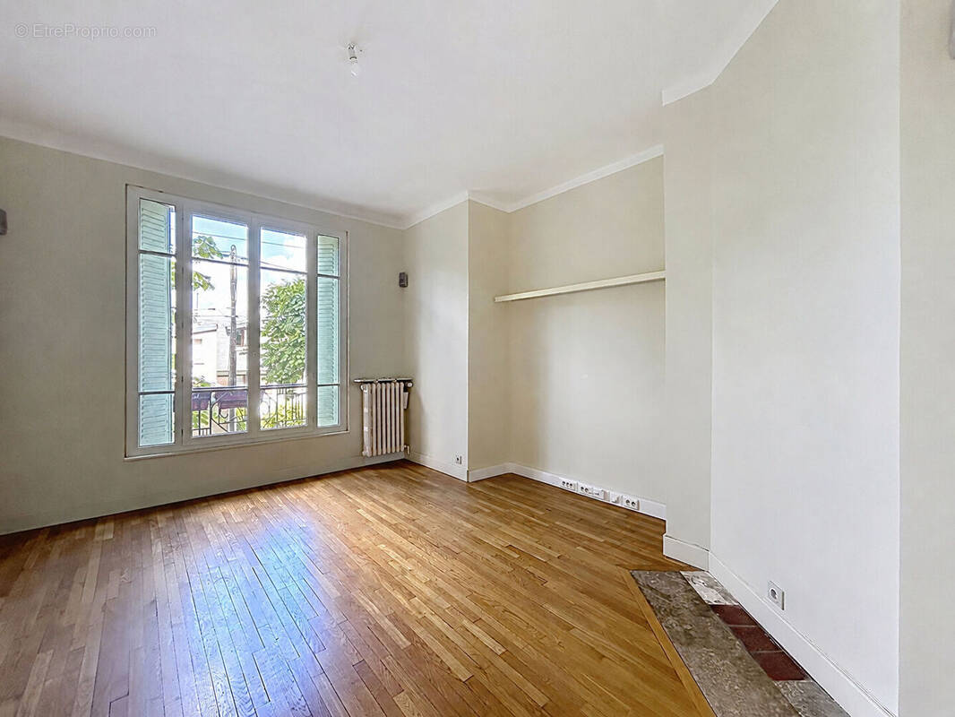 Appartement à SAINT-MAUR-DES-FOSSES