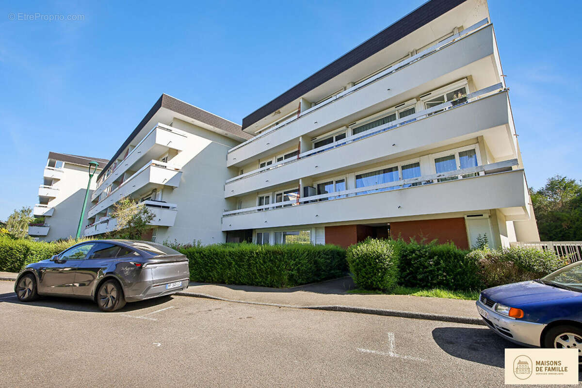 Appartement à LES ESSARTS-LE-ROI