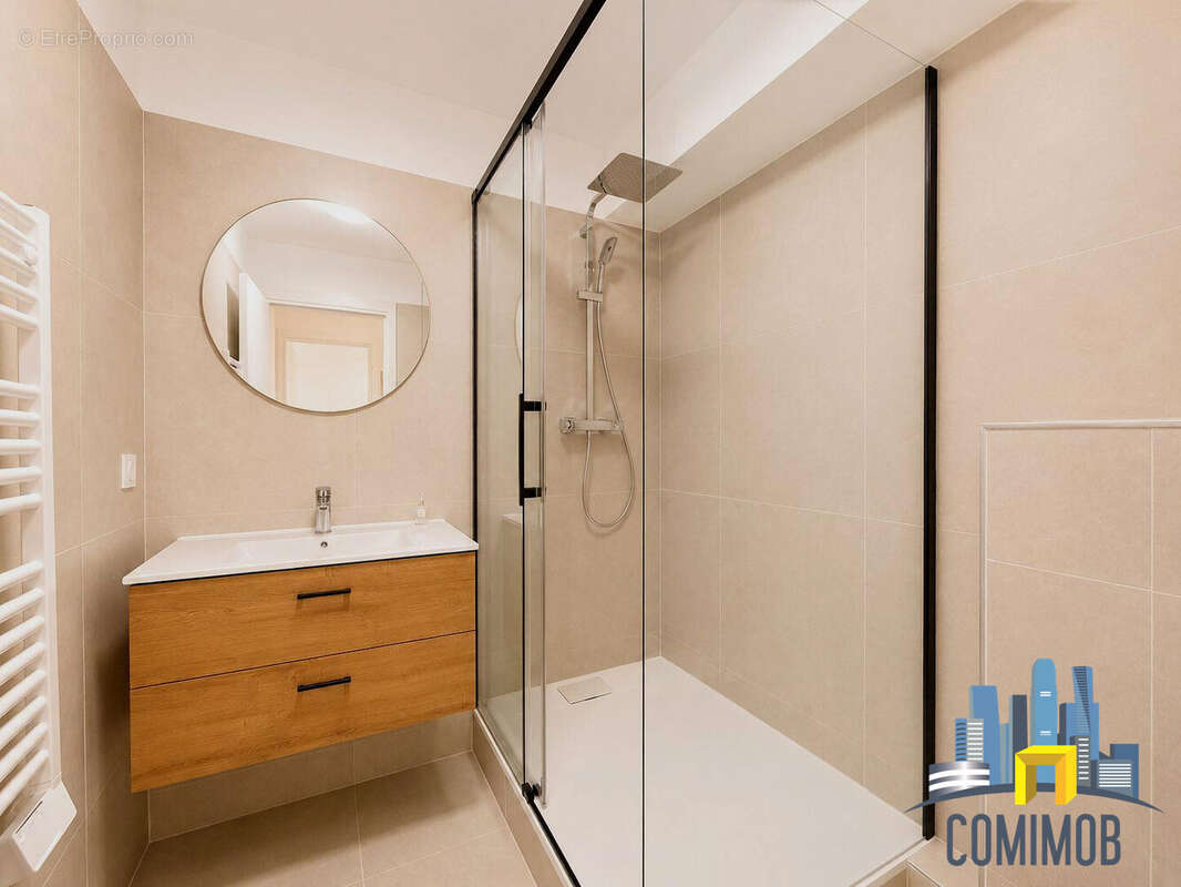 Appartement à COURBEVOIE