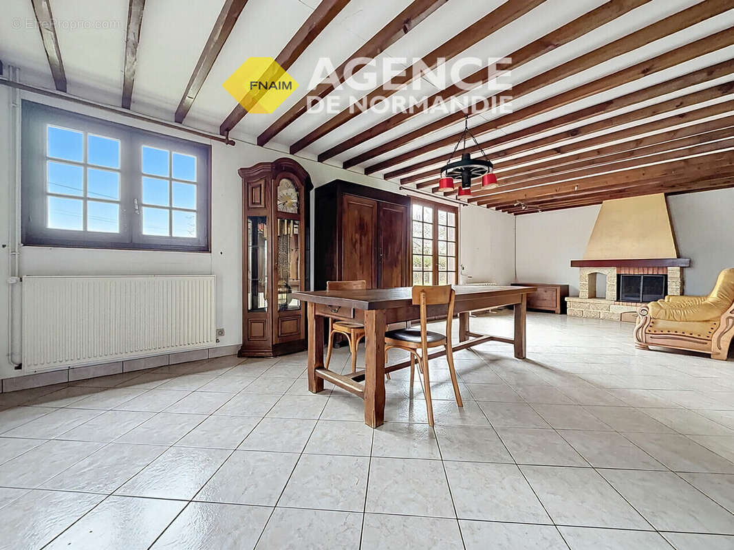 Maison à MONTREUIL-L'ARGILLE