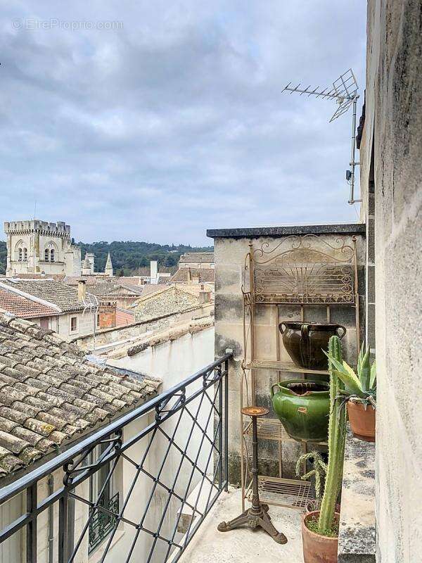 Appartement à VILLENEUVE-LES-AVIGNON