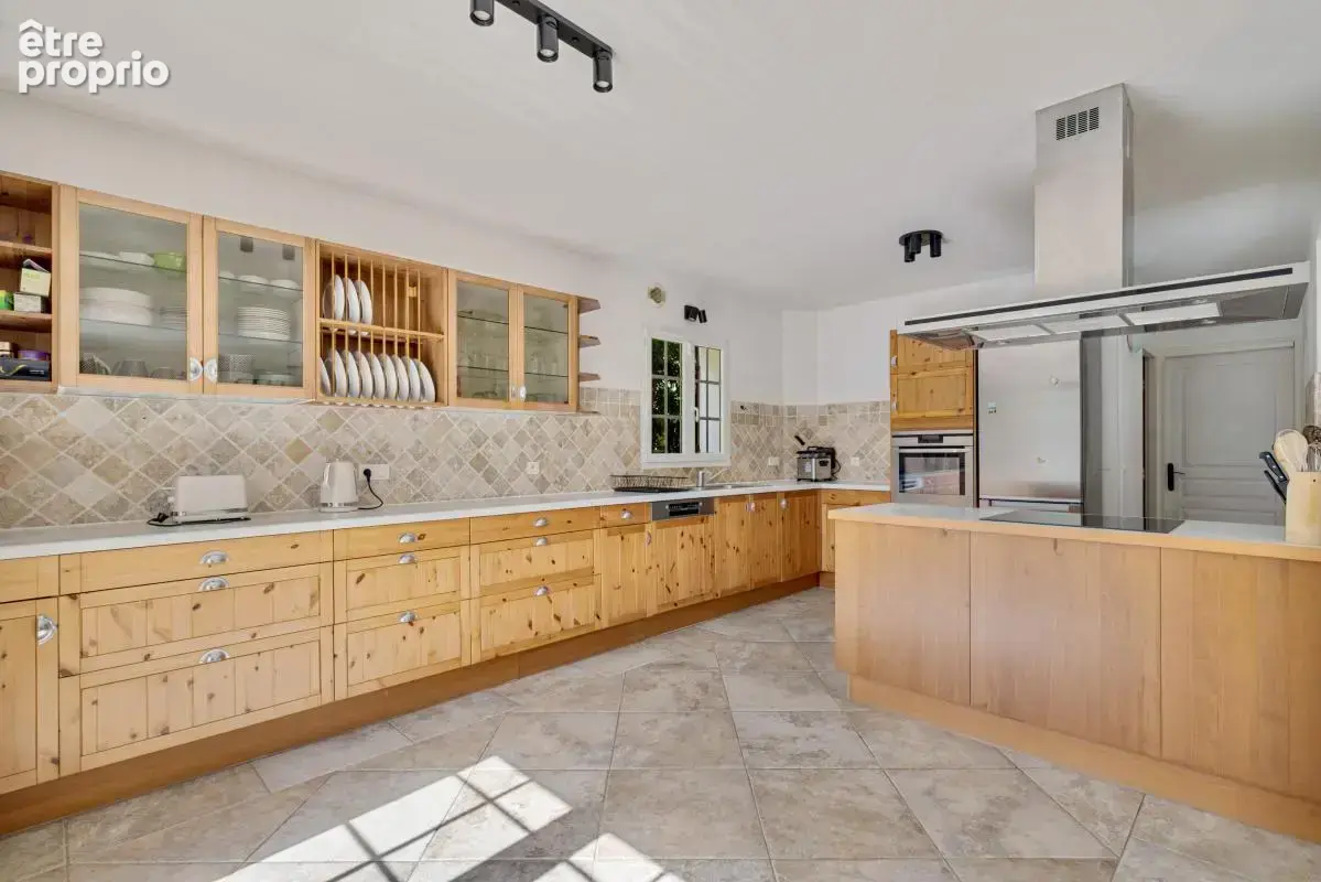 Maison 221 m² à Aix-En-Provence  - photo 10